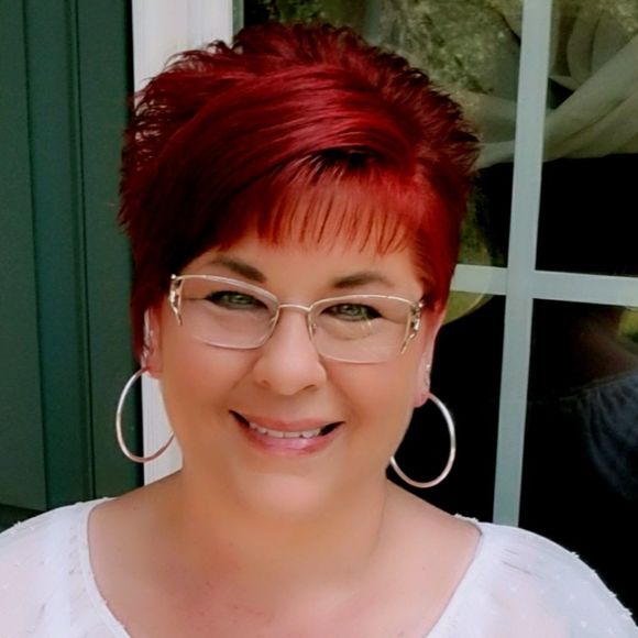 Meet your Posher, Tracey - Picture 1 of 1